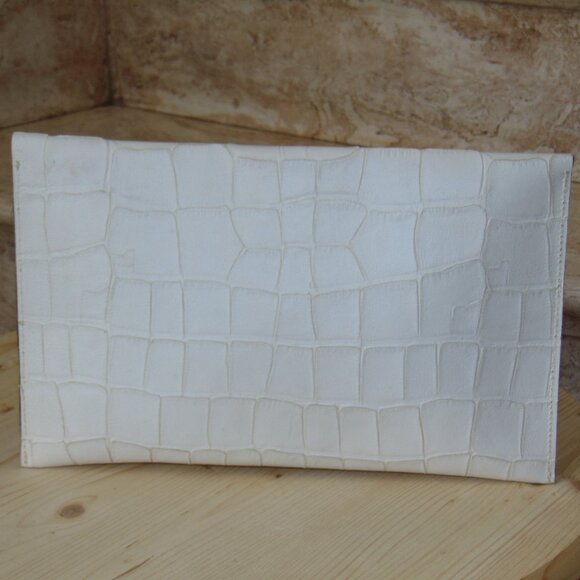 H " To Honor Them " Oversized White Leather Reptilian Croc Flap Envelope Clutch - Picture 5 of 10